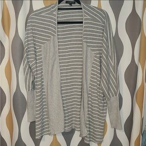 Lane Bryant cardigan size 22/24 gray and white